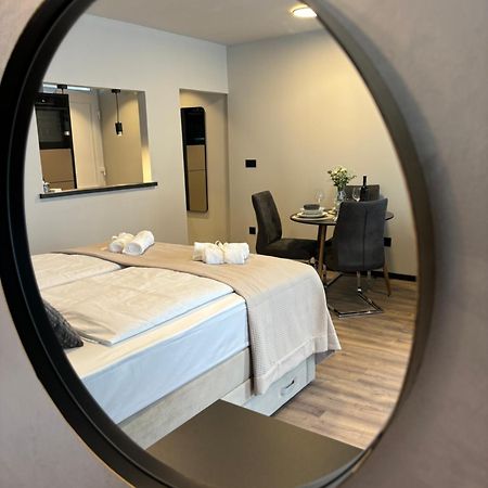 Studio Apartman Versi Old Town Zadar Exteriör bild