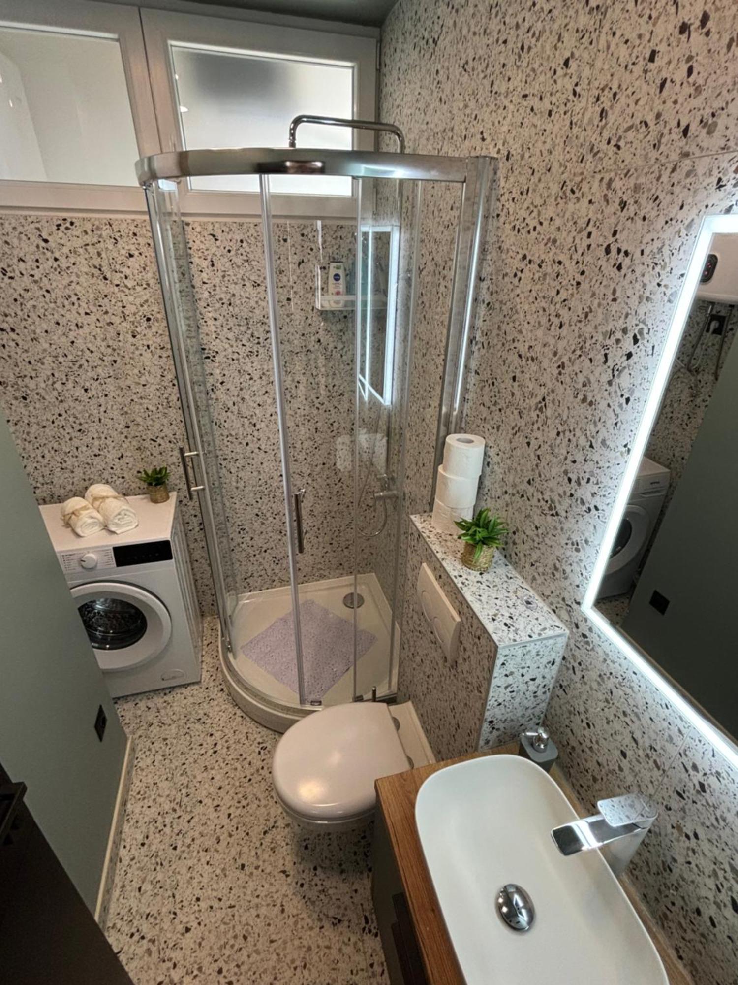 Studio Apartman Versi Old Town Zadar Exteriör bild